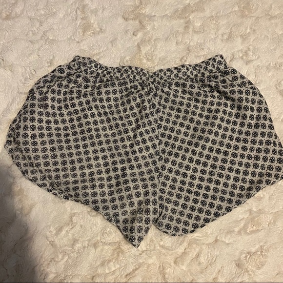 Abercrombie and Fitch Shorts - Picture 2 of 4